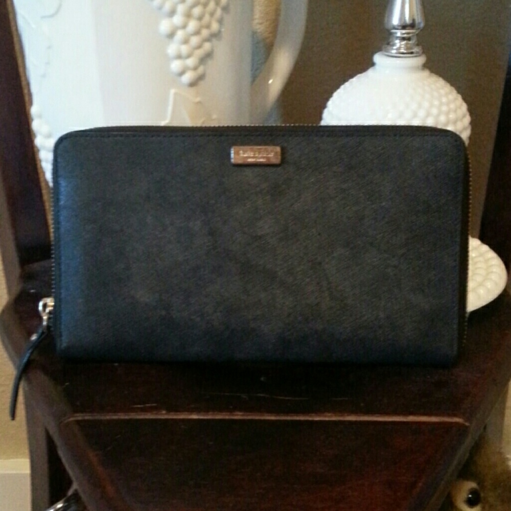 Black Kate Spade Talla Wallet